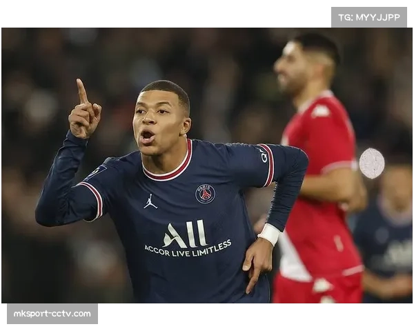 巴黎圣日耳曼边锋表现出色被誉为未来之星引领球队新希望