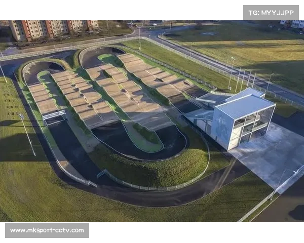 昆明滇池赛道升级防护栏，国际级弯道设计通过UCI验收