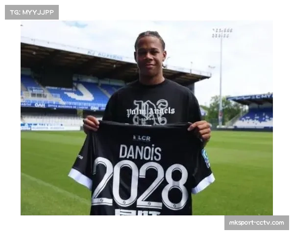 伯恩茅斯关注莱切21岁中卫加布里埃尔，意甲出场18次